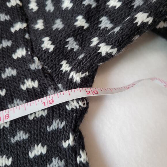 Vintage American Pride Black and White Sweater - Picture 6 of 7